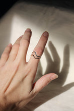 Load image into Gallery viewer, Wavy Ring