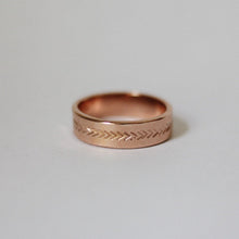 Load image into Gallery viewer, Arrow Stamped Rose Gold Wedding Band