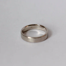 Load image into Gallery viewer, White Gold Straight Edge Wedding Band