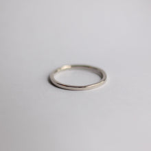 Load image into Gallery viewer, White Gold Straight Edge Wedding Band