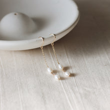 Load image into Gallery viewer, Double Oval Pearl Dangles