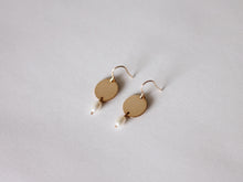 Load image into Gallery viewer, Circle Tag & Pearl Earrings