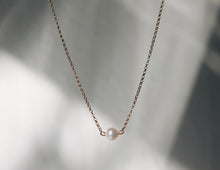 Load image into Gallery viewer, Freshwater Pearl Necklace