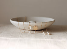 Load image into Gallery viewer, Freshwater Oval Pearl Necklace