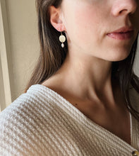 Load image into Gallery viewer, Circle Tag & Pearl Earrings