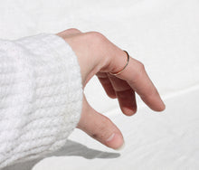 Load image into Gallery viewer, Round Ring