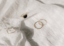 Load image into Gallery viewer, Classic Mountain Ring