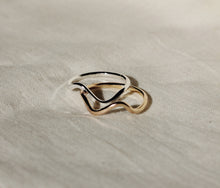 Load image into Gallery viewer, Wavy Ring
