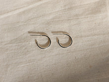 Load image into Gallery viewer, Everyday 1/2&quot; Hoops (Medium)
