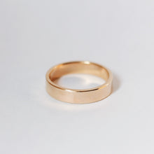 Load image into Gallery viewer, Yellow Gold Straight Edge Wedding Band
