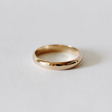 Load image into Gallery viewer, Yellow Gold Rounded Edge Wedding Band
